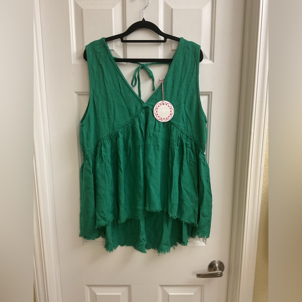 🍀UMGEE Top NWT